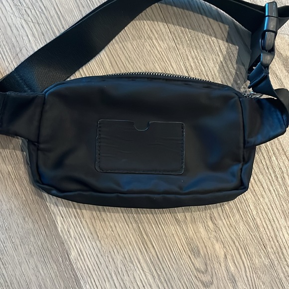 Steve Madden Fanny pack - Picture 4 of 4